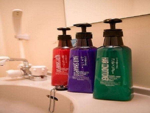샴푸, 린스, 컨디셔너가 구비되어 있습니다.