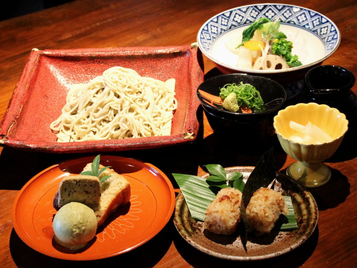 【อาหารกลางวัน】สำหรับผู้เข้าพักที่พักเท่านั้น! คอร์สอาหารกลางวันโซบะแบบดั้งเดิม