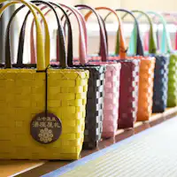 กระเป๋า 'Machi Meguri' เคลือบยามานากะ