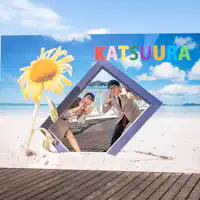 จุดถ่ายรูปบนระเบียงริมชายหาด