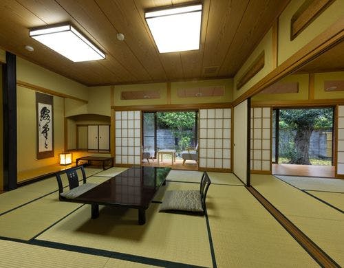 離れ　あおい
