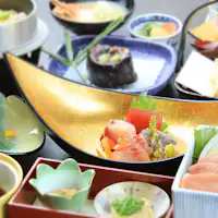 Contoh hidangan makan malam gaya Kaiseki.