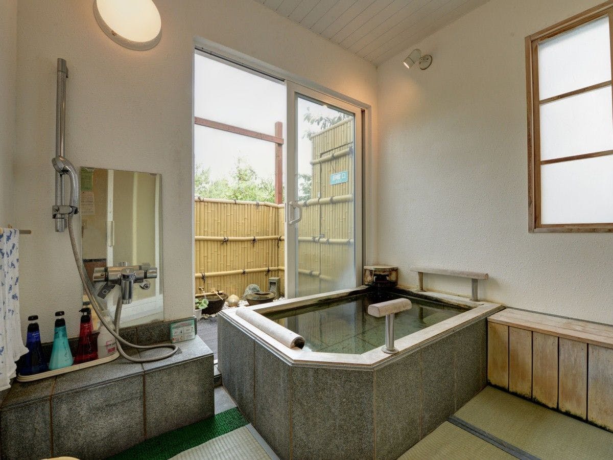 Inn of the Sea, Spa, and Beautiful Skin Bath: Angel Dolphin!