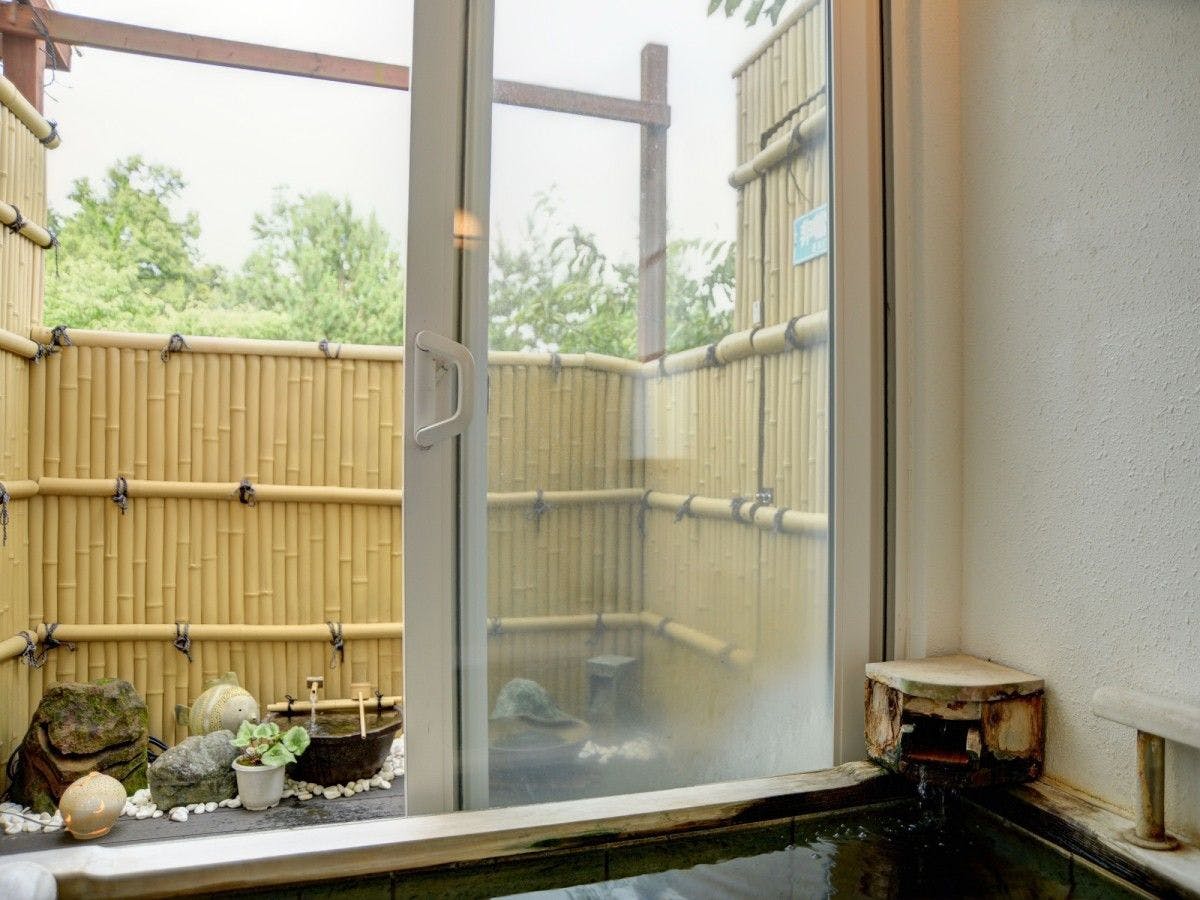 Inn of the Sea, Spa, and Beautiful Skin Bath: Angel Dolphin!