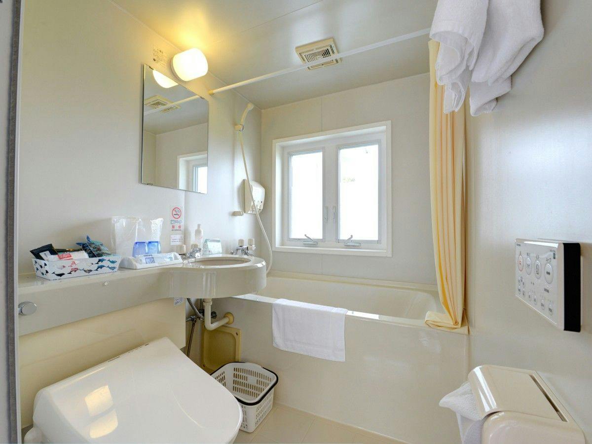 Inn of the Sea, Spa, and Beautiful Skin Bath: Angel Dolphin!