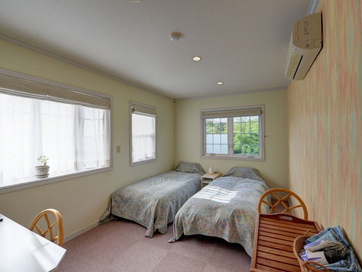 *【Contoh kamar twin lantai 2, menghadap gunung】