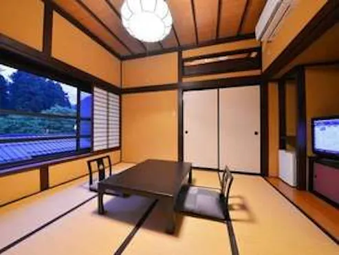Kamar Jepang Modern Bebas Rokok yang Tenang