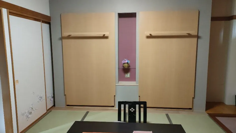 Yurariyura Mizutori no Yado Sakihana