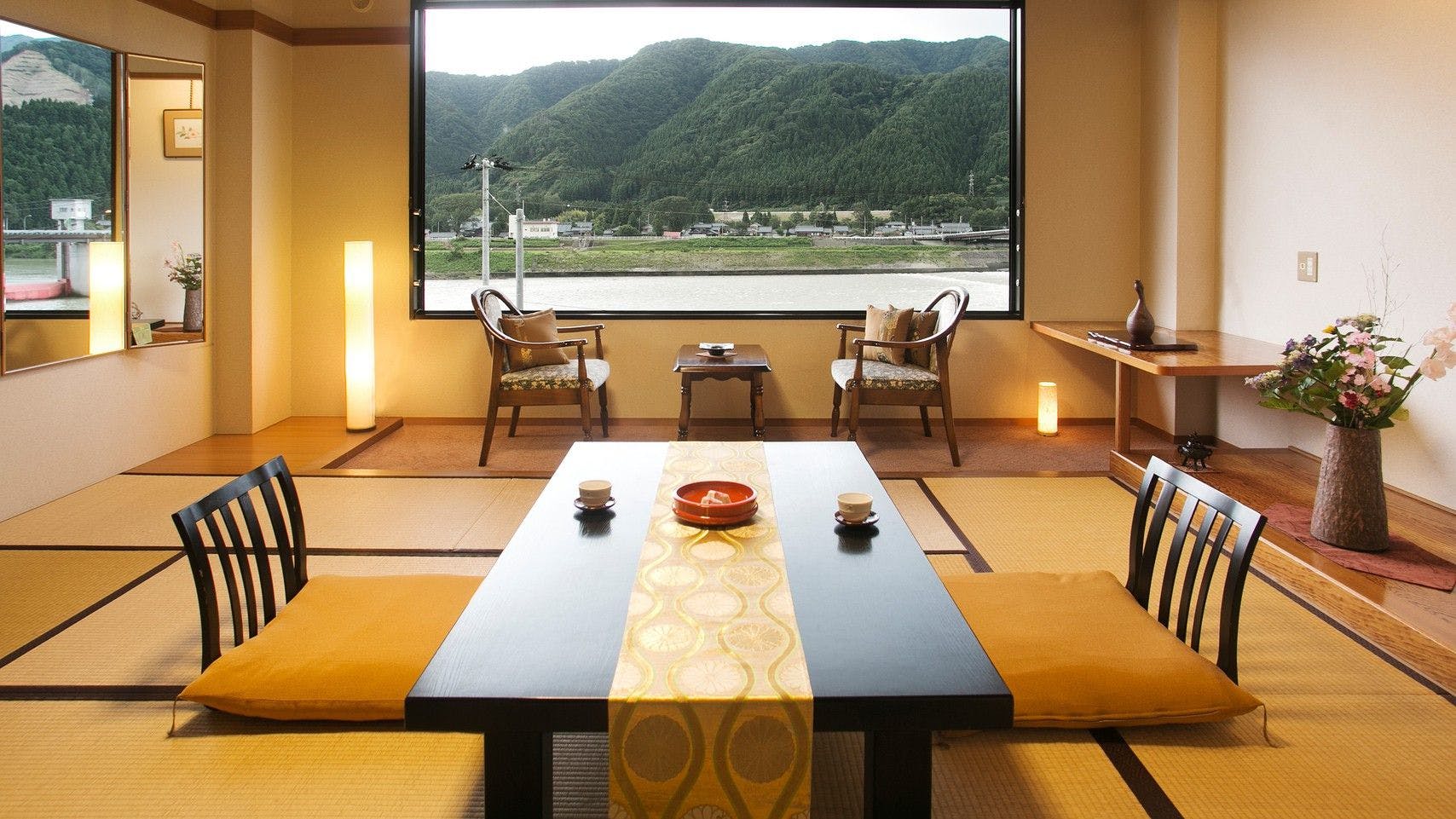 Yurariyura Mizutori no Yado Sakihana
