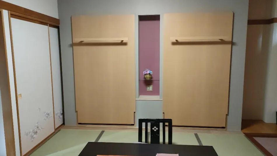 Yurariyura Mizutori no Yado Sakihana