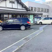 มีคาเฟ่ที่อยู่ติดกับโรงแรม