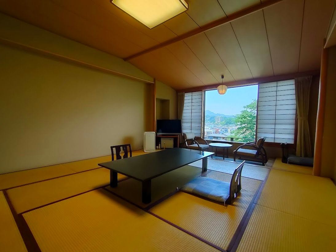 【Hana no In】ตัวอย่างห้องพักพร้อมห้องน้ำและห้องสุขา