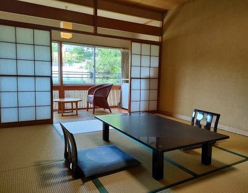 【本館】トイレ付き客室一例