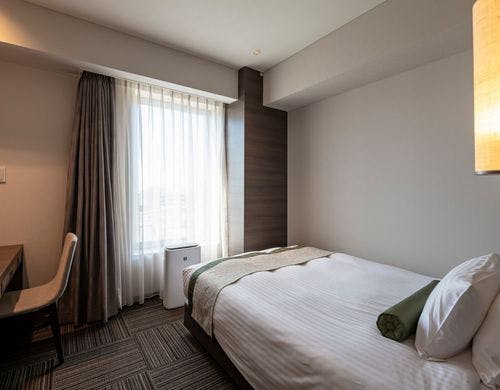 【街側ダブル16平米】ベッド140幅