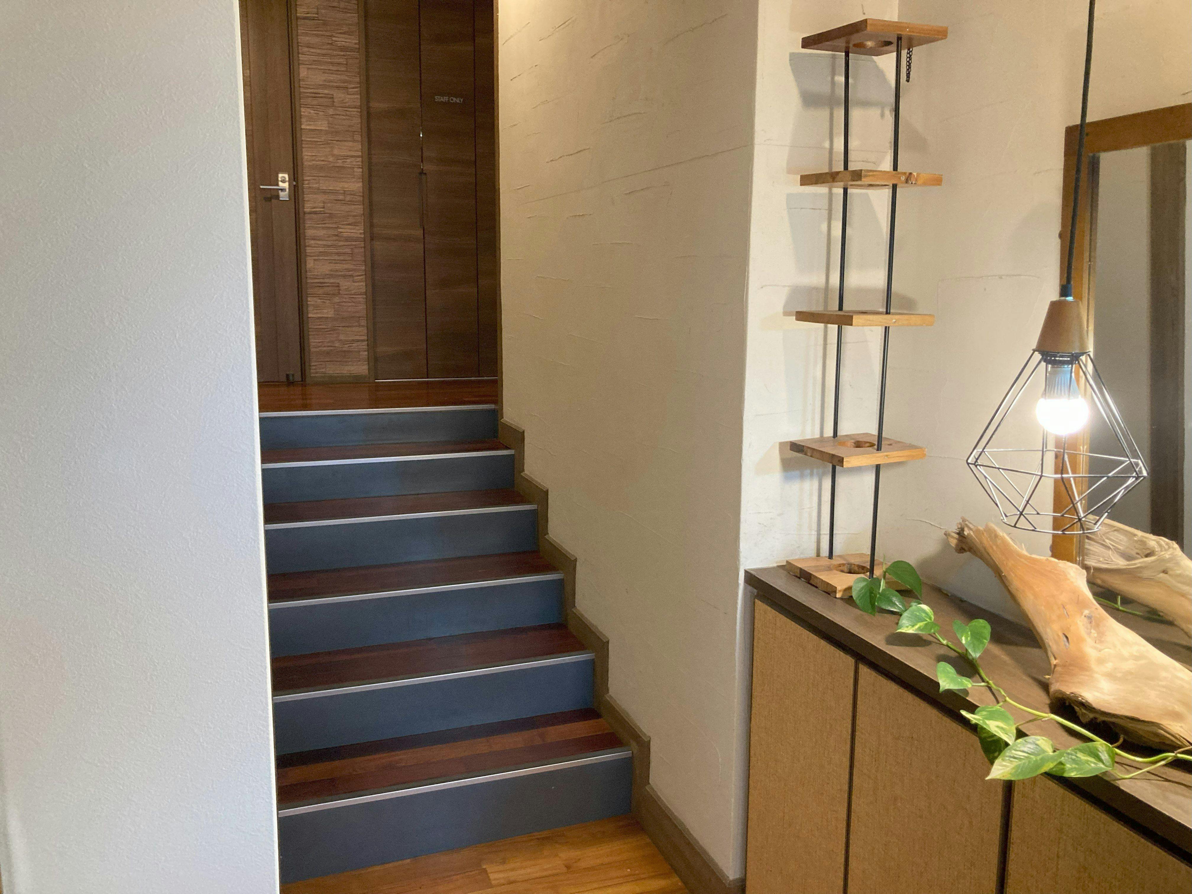 บันไดไปยังห้องทวินและมิยาโกะกุสะ