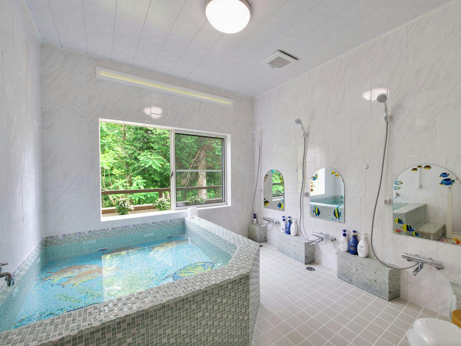 열대어를 모티브로 한 전용 온천탕.