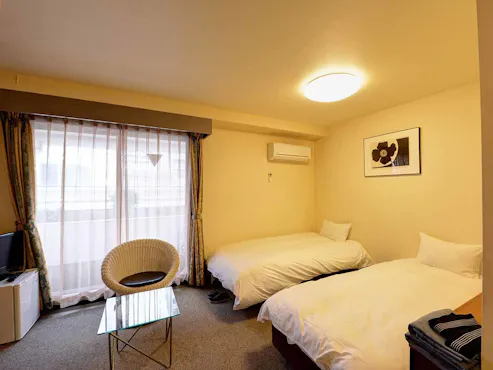 ห้องพักแบบตะวันตกเตียงคู่ B