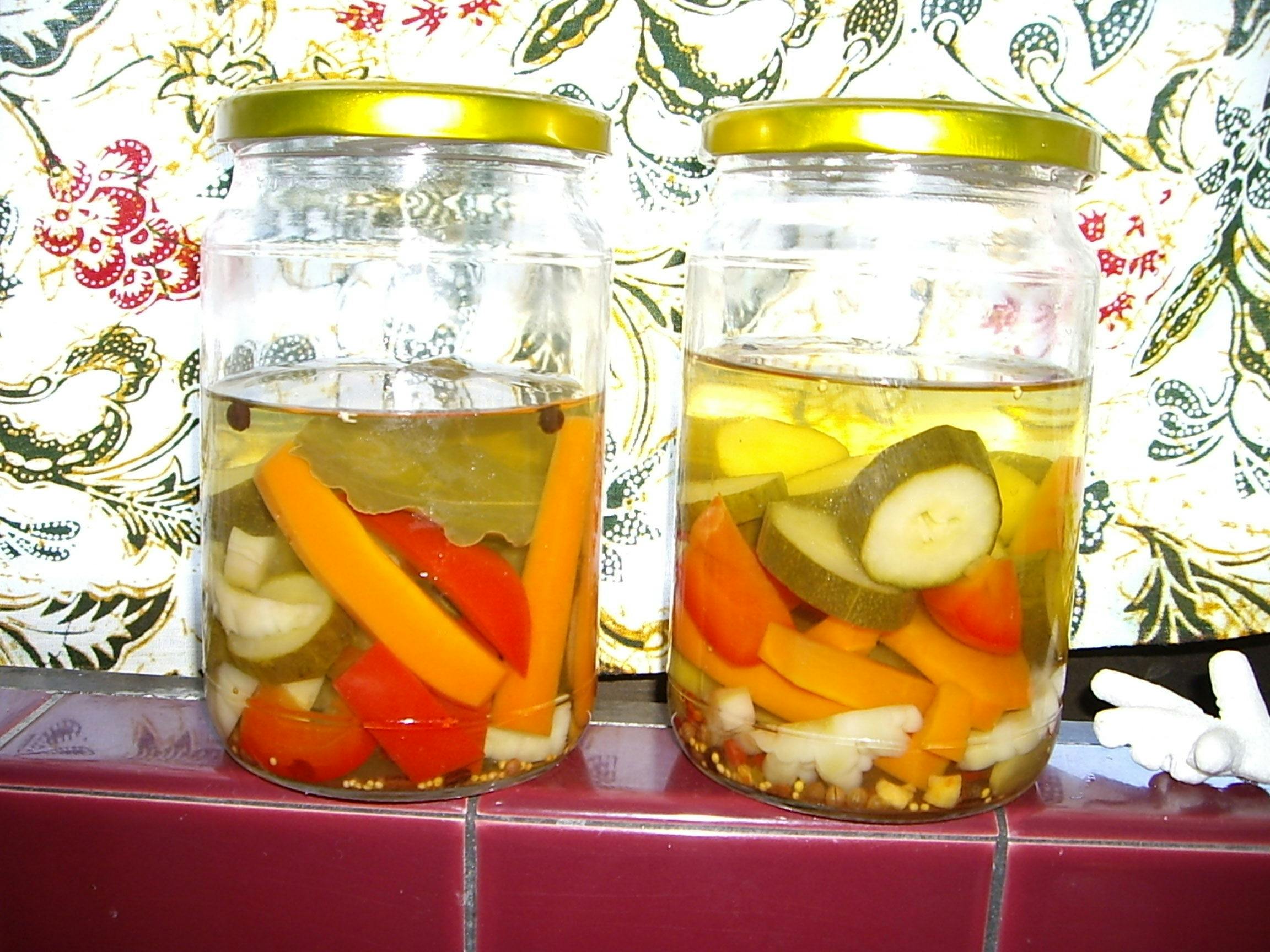 อาหารเช้าบริการตนเองพร้อมผักดองทำเอง