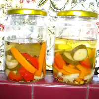 อาหารเช้าบริการตนเองพร้อมผักดองทำเอง