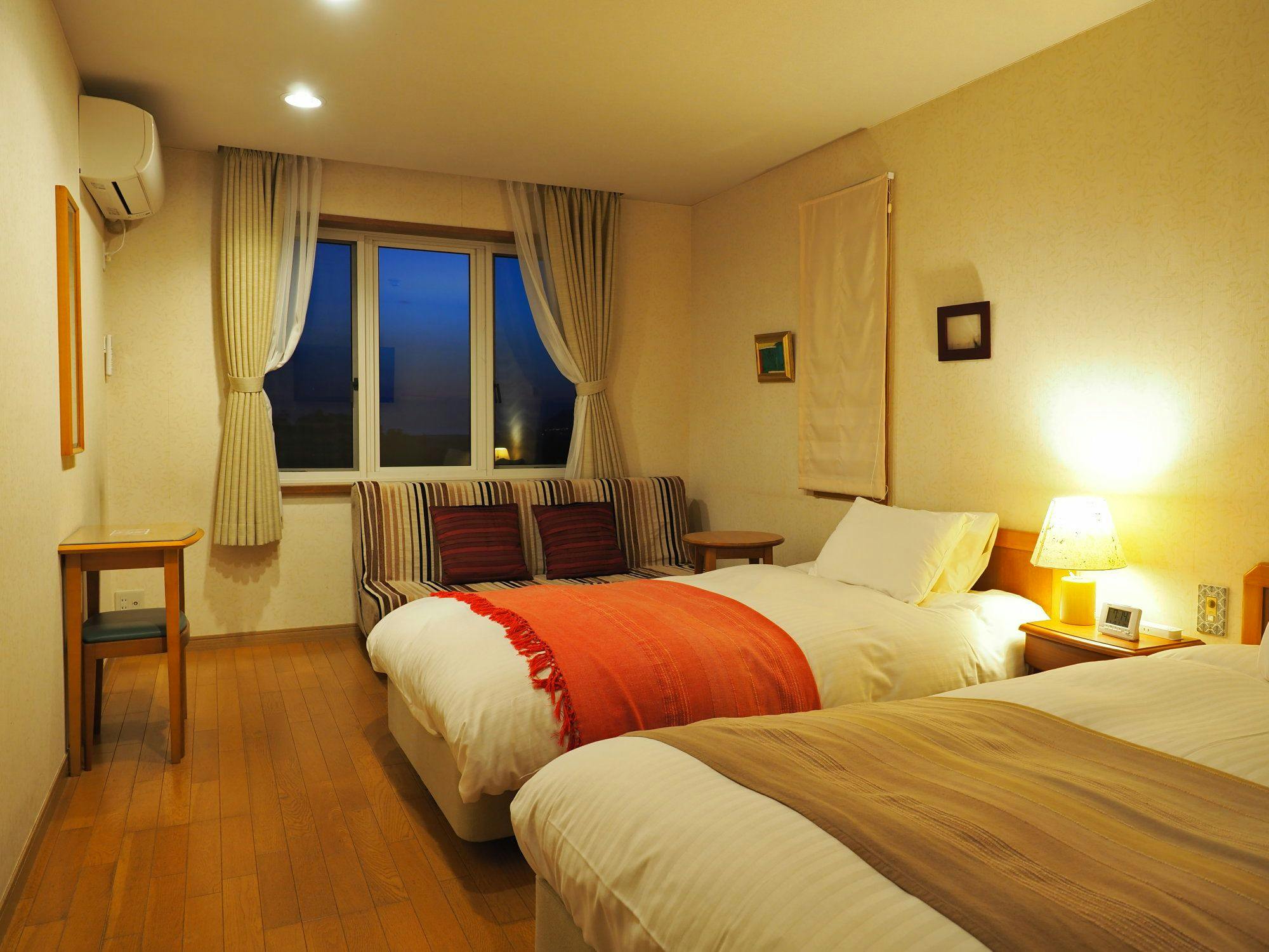 Hillside Inn Scirocco