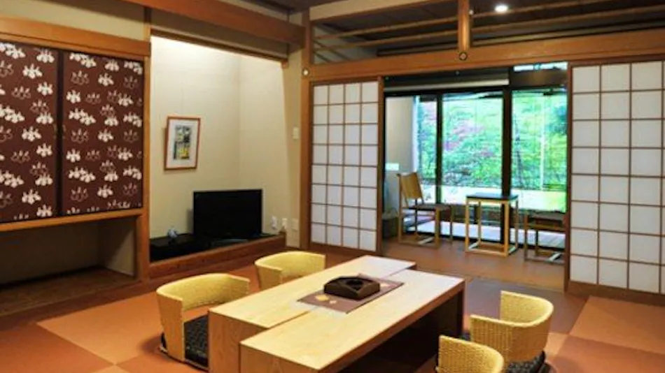 Shikisei Hagukumu Yado Zenrinbo