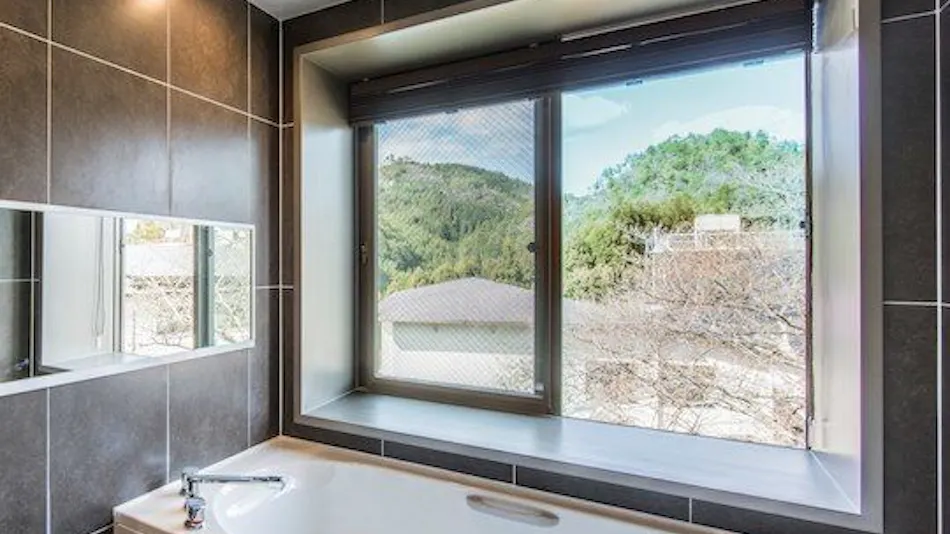 Shikisei Hagukumu Yado Zenrinbo