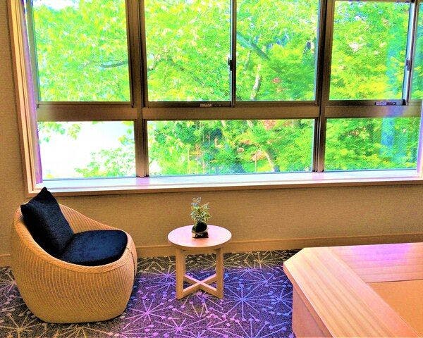 Shikisei Hagukumu Yado Zenrinbo