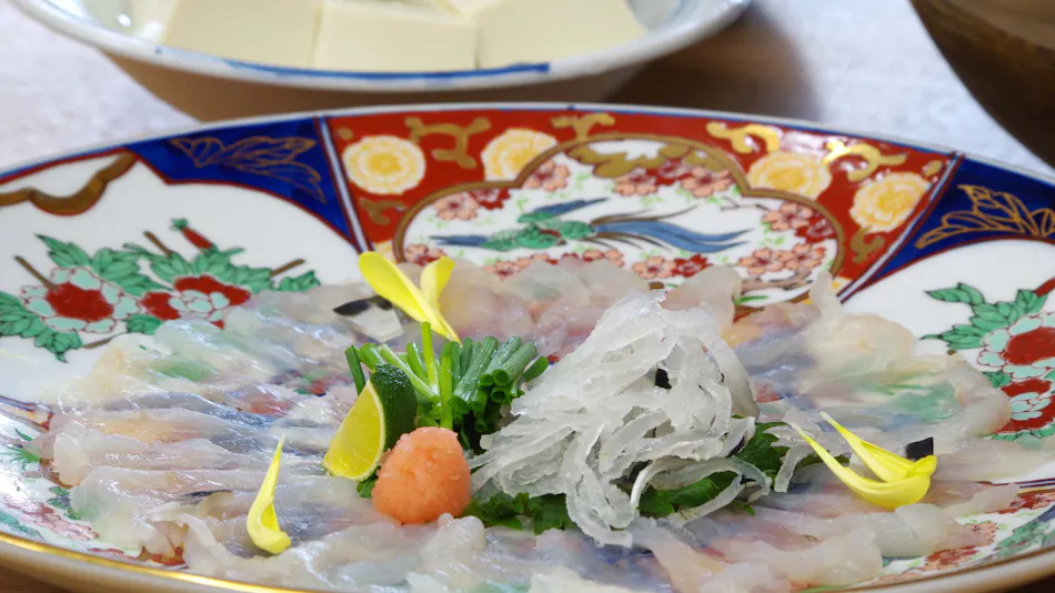 Shikisei Hagukumu Yado Zenrinbo