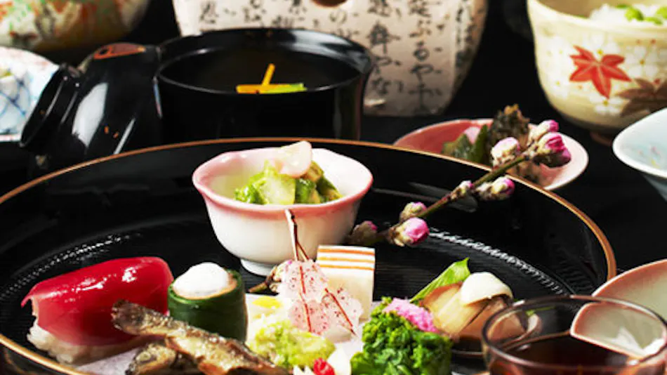 Shikisei Hagukumu Yado Zenrinbo