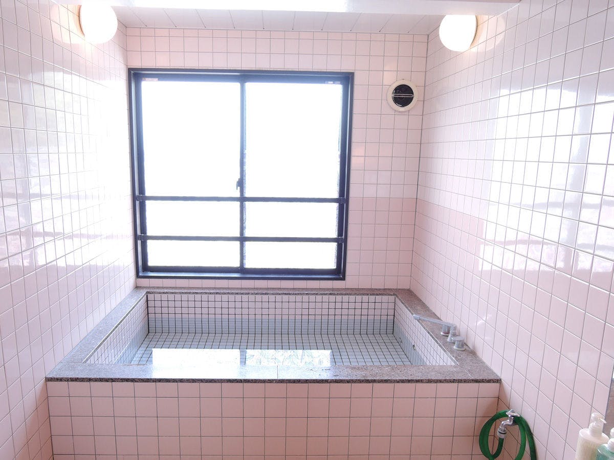 *Contoh bilik mandi awam