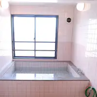 *Contoh bilik mandi awam