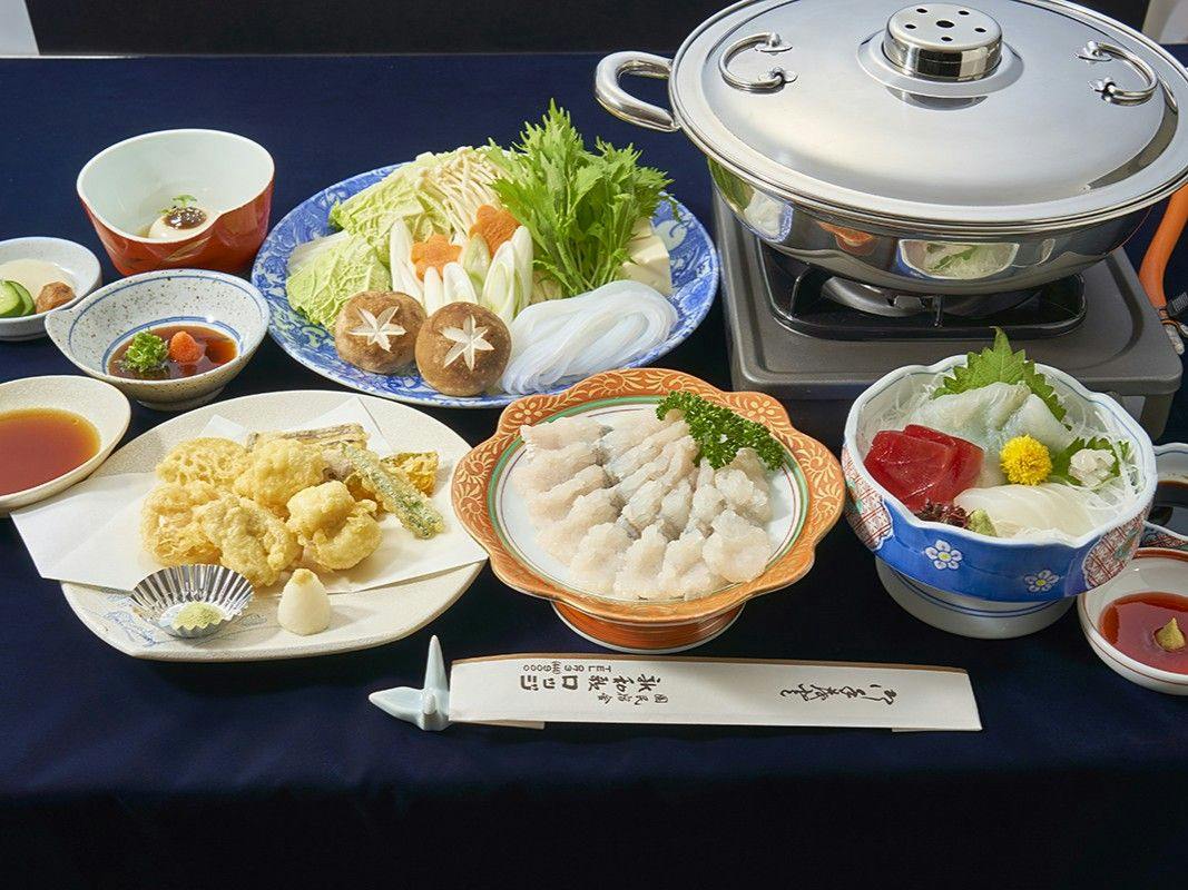 Kishu Onsen "Natural Red Shrimp Inn" Shinwaka Lodge