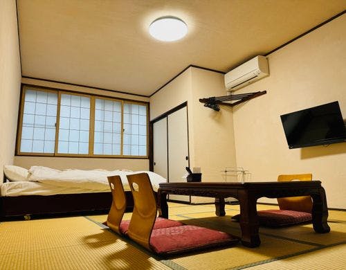 【ベッド付和室★トイレ洗面付】