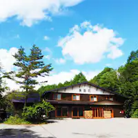 Exterior view (wide shot)