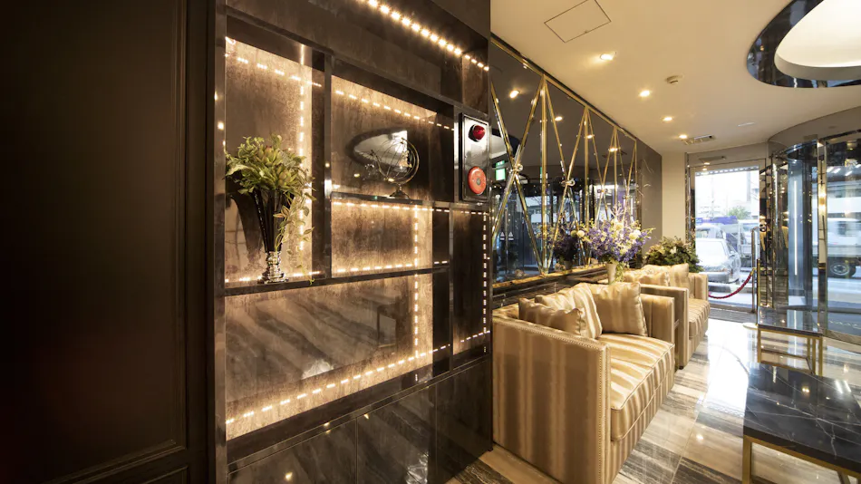 Grandeur Hotel