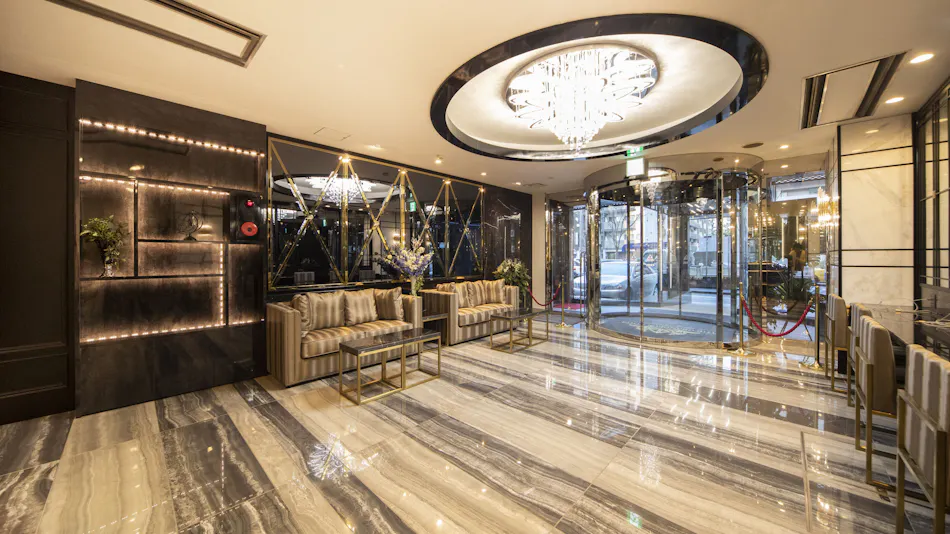 Grandeur Hotel