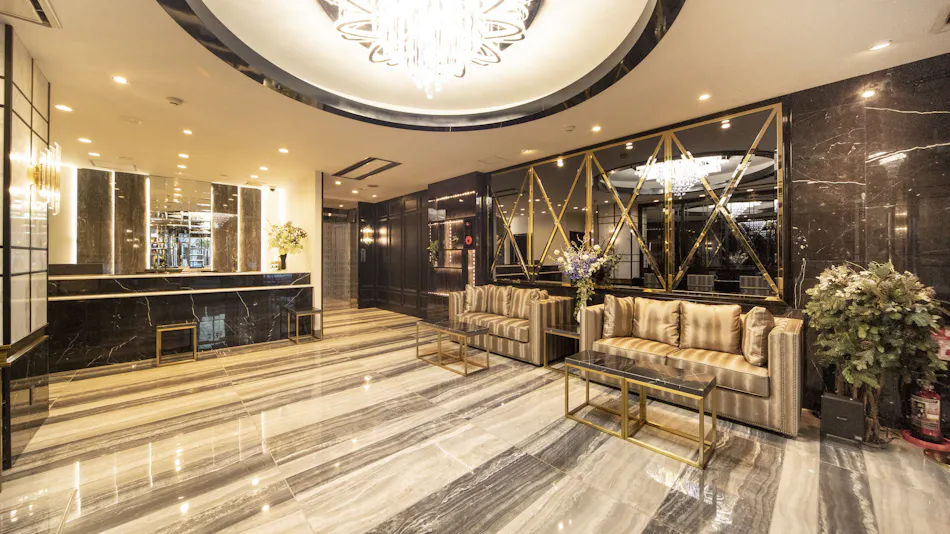 Grandeur Hotel