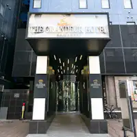 Tampilan Luar Hotel (siang hari)