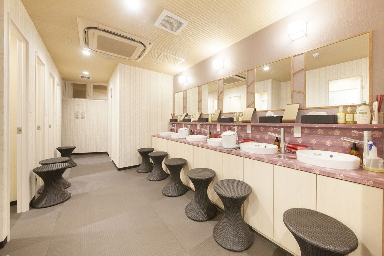 ชั้นผู้ชายใหม่