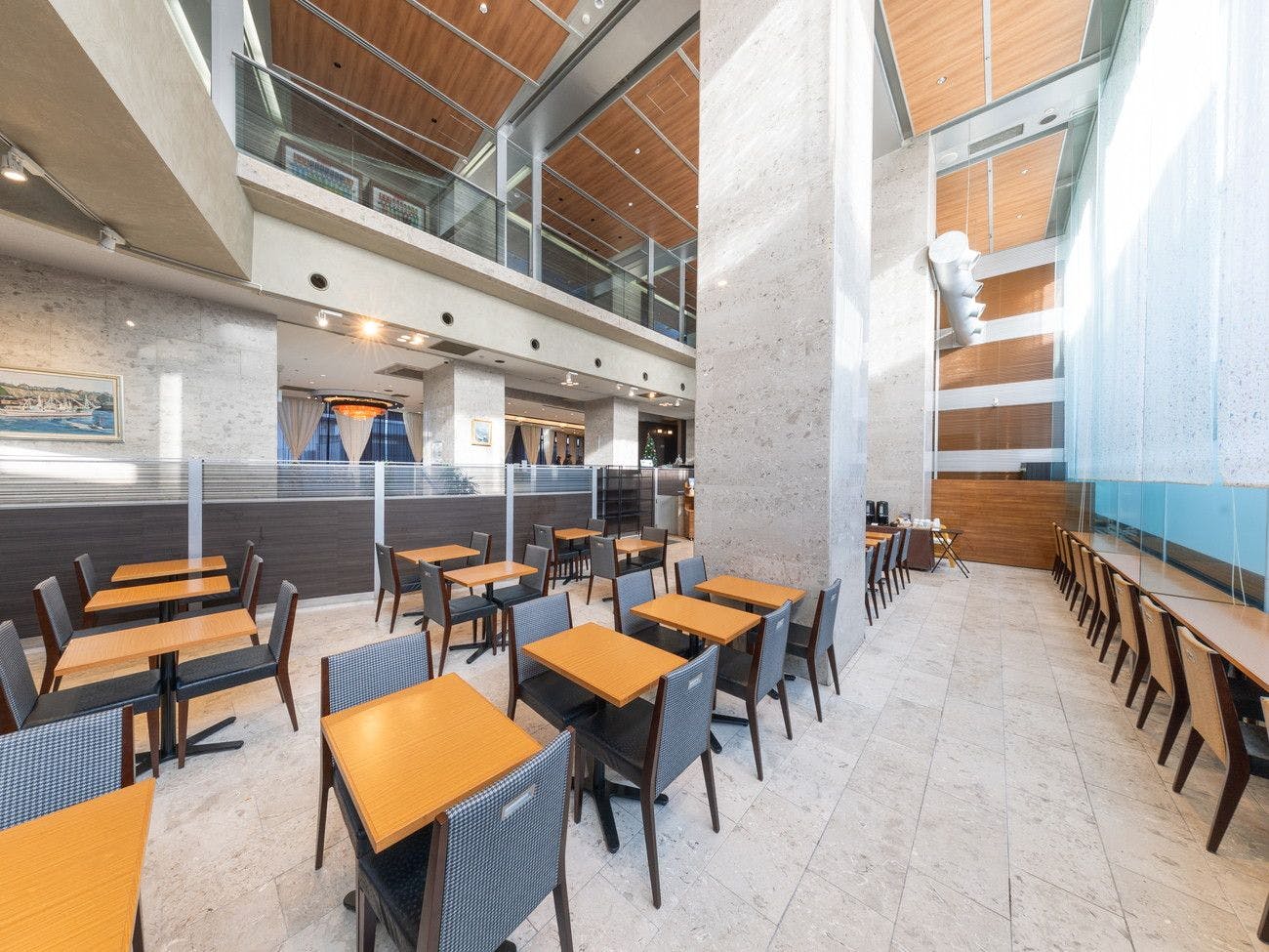 ร้านอาหารชั้น 1