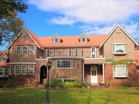 小さなホテル　スターティングオーバー