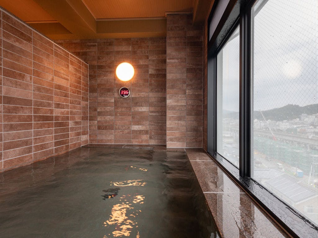 ห้องอาบน้ำสาธารณะ (สำหรับผู้หญิง)