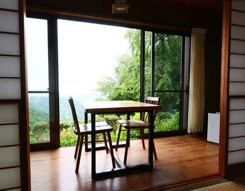 広縁付き12畳のお部屋です