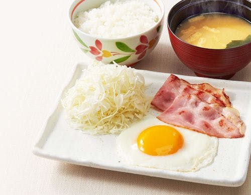 朝食　一例