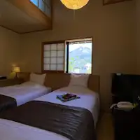 Kamar tidur dan Gunung Yufu.