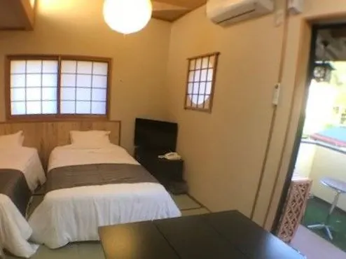 Kamar twin di gedung tambahan