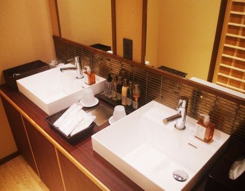 一位　洗面台　広々二台設置