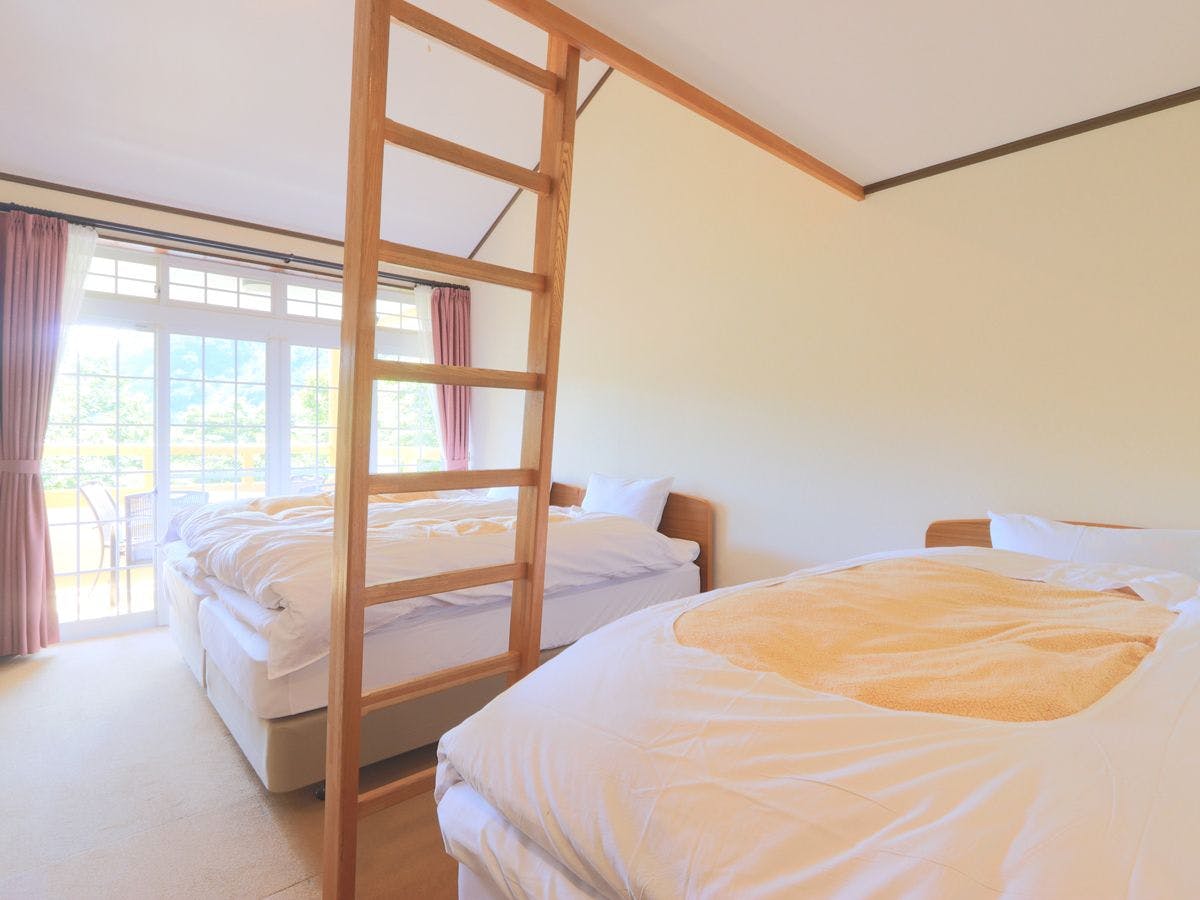 ห้องพักสไตล์ตะวันตก 10 เสื่อ พร้อมชั้นลอยและระเบียง