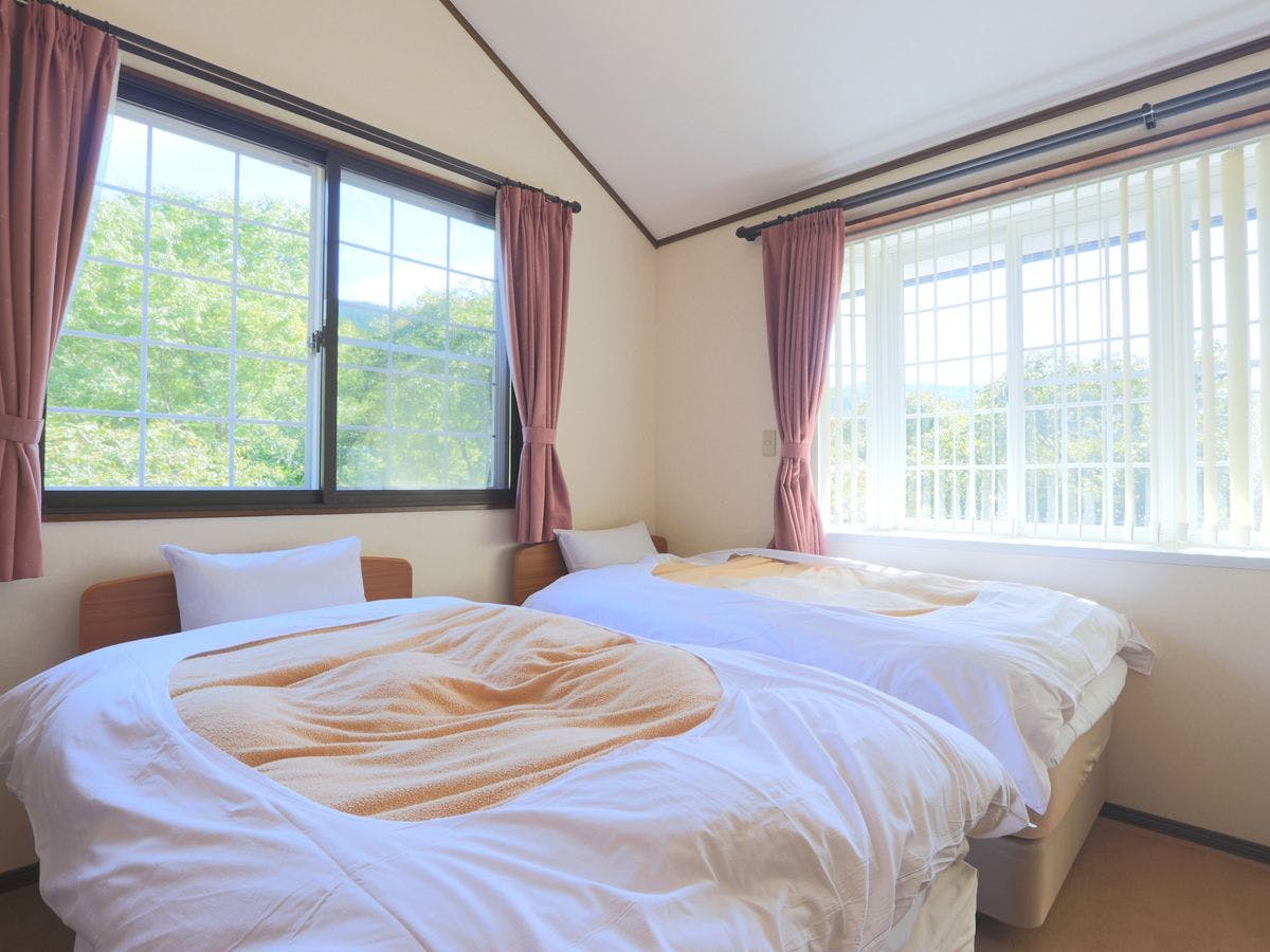 ห้องพักสไตล์ตะวันตก 10 เสื่อ พร้อมชั้นลอยและระเบียง