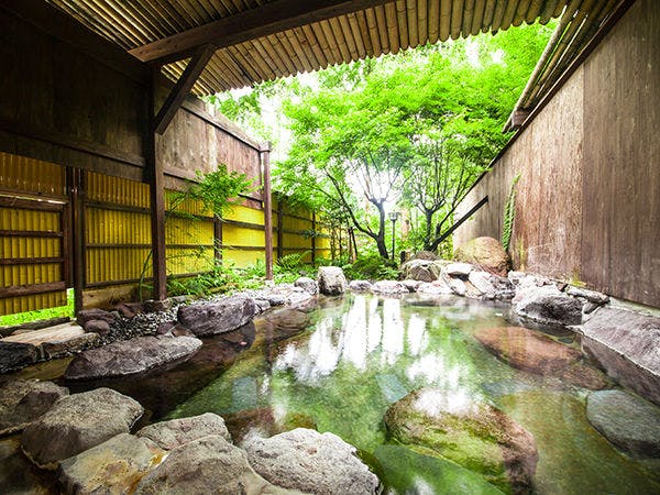 ห้องอาบน้ำรวมกลางแจ้ง - ฝ่ายชาย